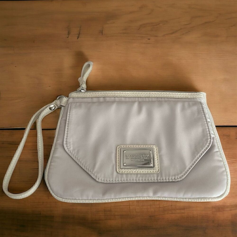 LAUNDRY by Shelli Segal White Cream Trim Clutch Wristlet Zip Interior Pockets